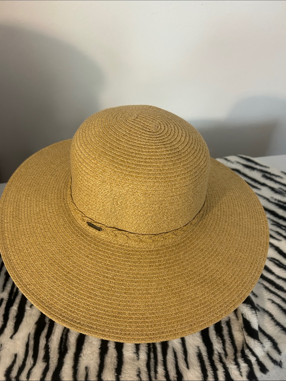 Nine West Classic Wide-Brim Straw Sun Hat - Tan.   OS😀
